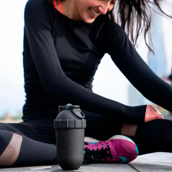 PROTEIN SHAKER BOTTLE 700ML ORIGINAL GLOSSY BLACK